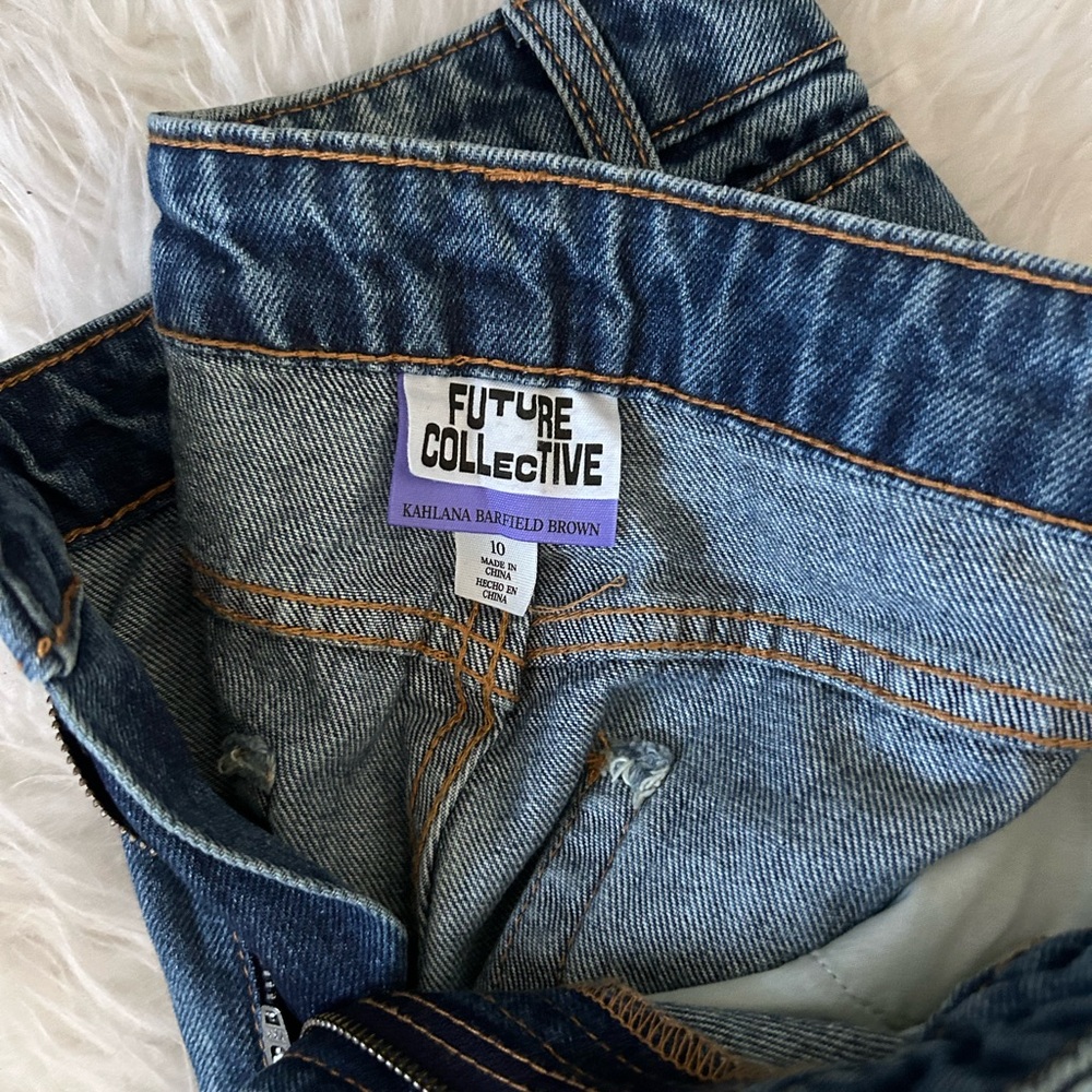 High-Rise Faded Boyfriend Jeans - Future Collective with Kahlana Barfield Brown - Picture 4 of 7